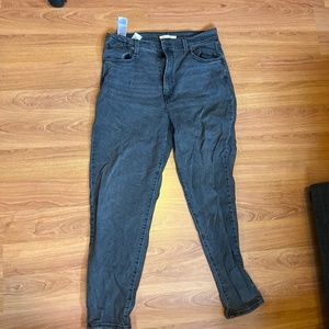 Levi’s high waisted mom jeans
